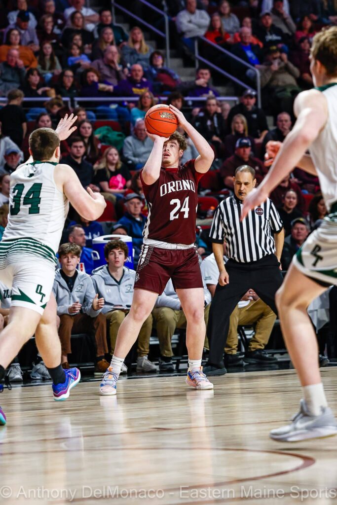 Ben Francis transferring to play basketball at UMA