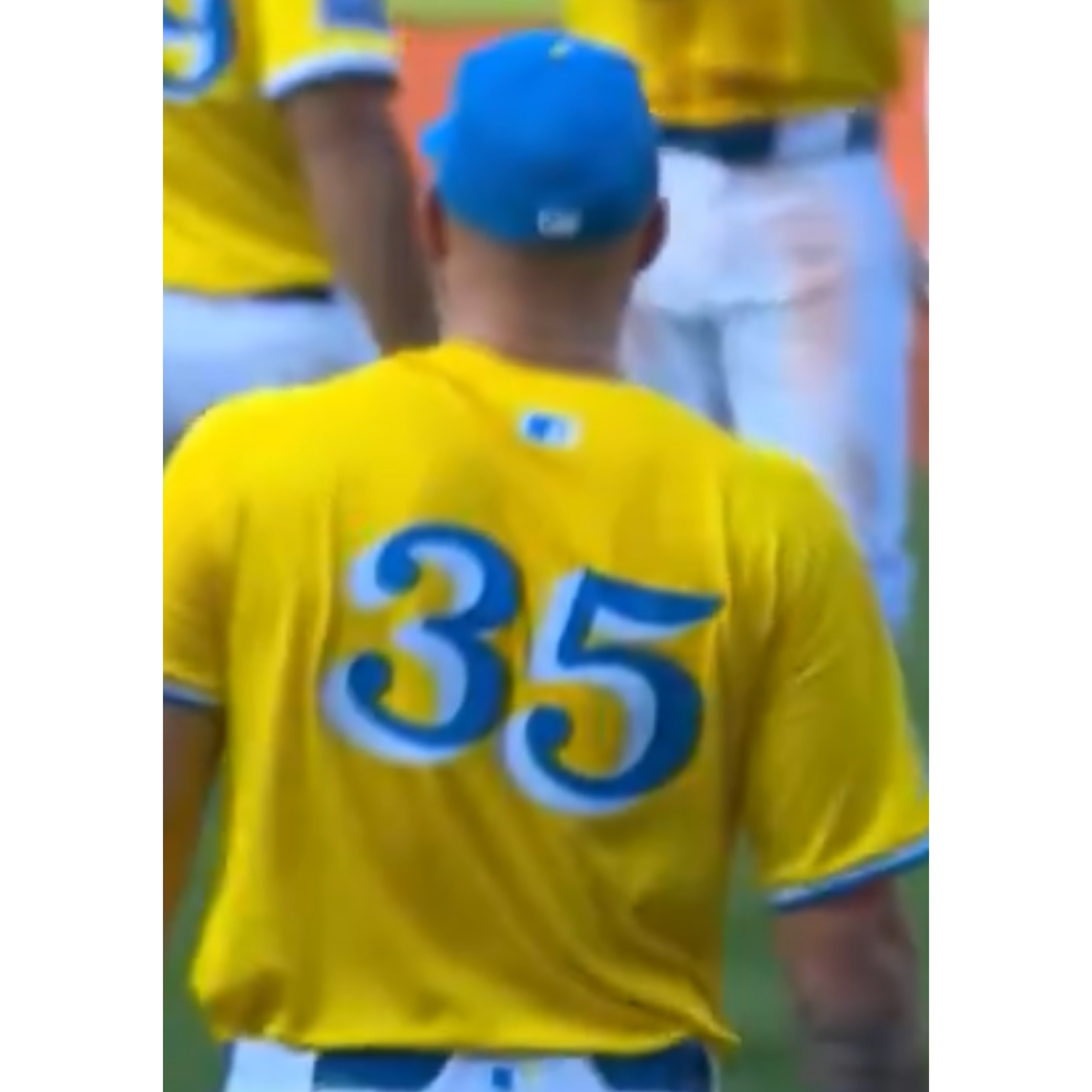 Crochet dominates in leading Red Sox to 9th straight win