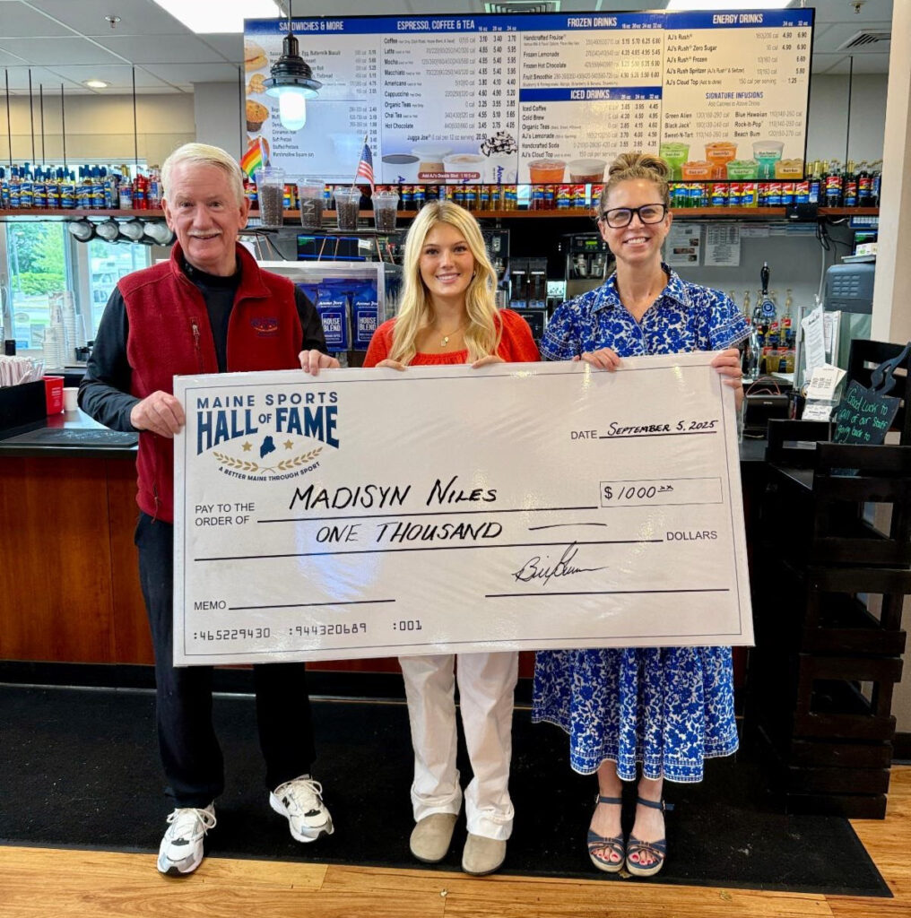 Maddie Niles Recieves $1,000 Schoalrship from the Maine Sports Hall of Fame