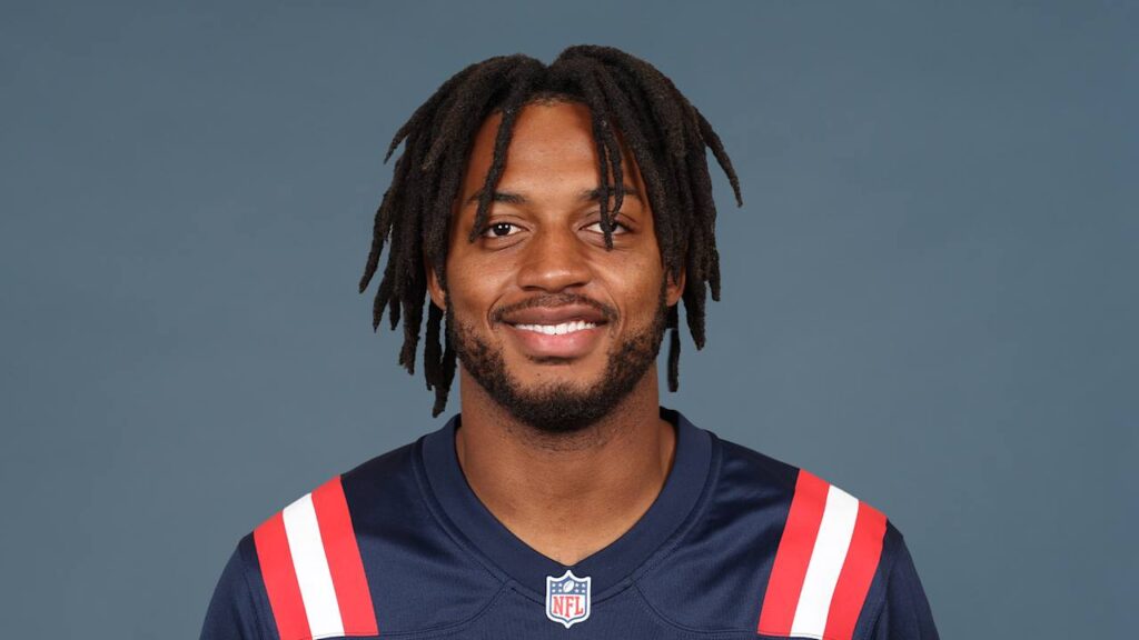 Game winning kickoff return by Gibson leads the Patriots over the Dolphins