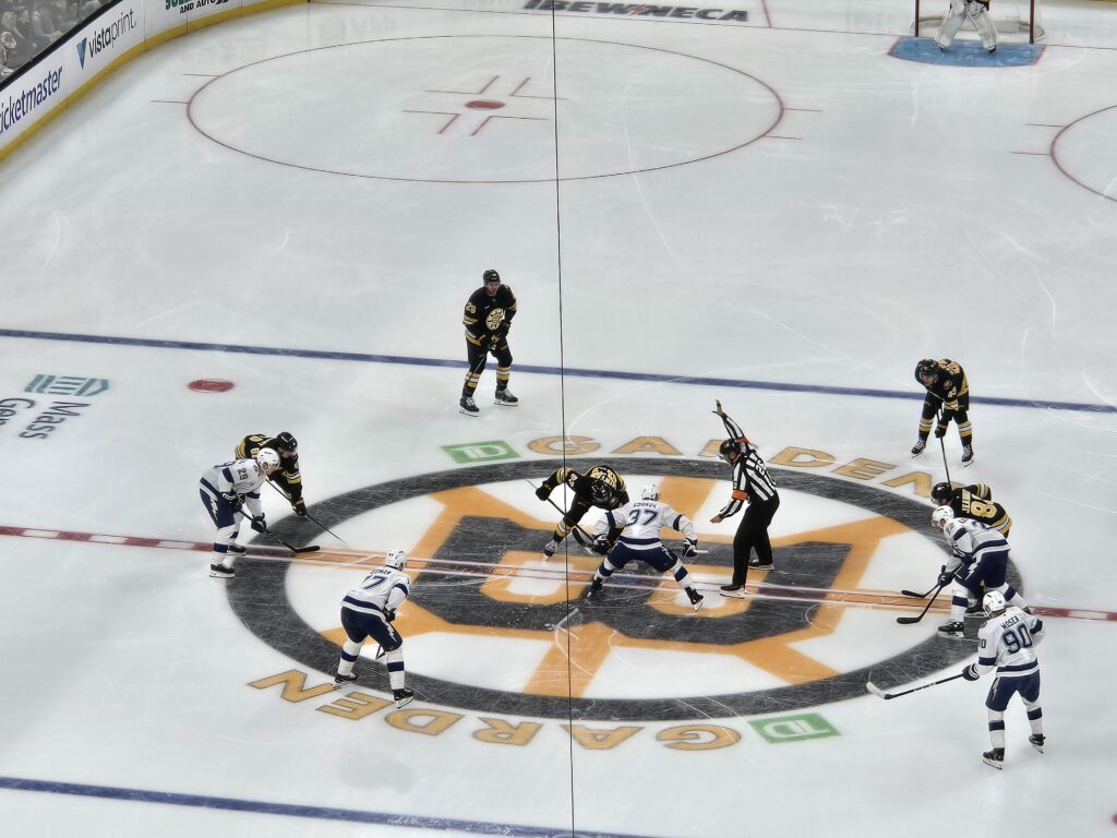 Bruins comeback attempt falls short, as they drop their first game of the season