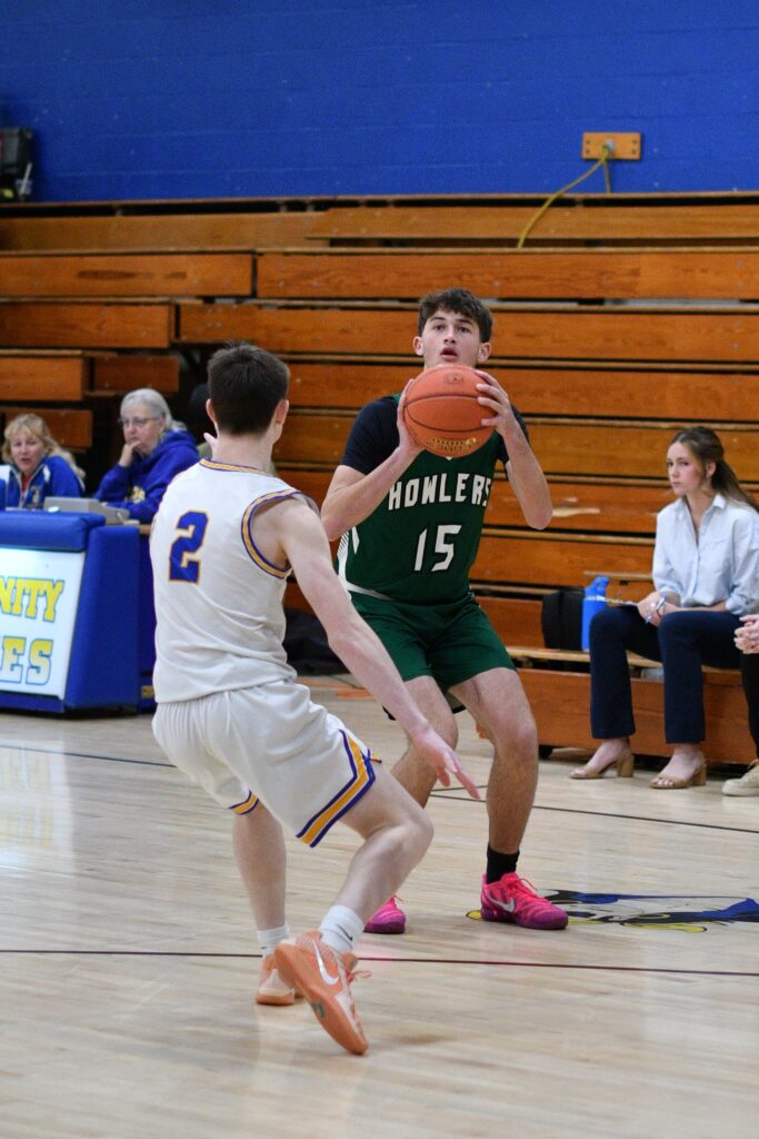 Dawson and Austin lead PVHS boys basketball to a win over Woodland