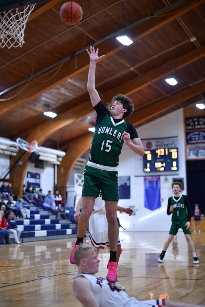 Dawson and Miranda power PVHS boys basketball to their eighth win