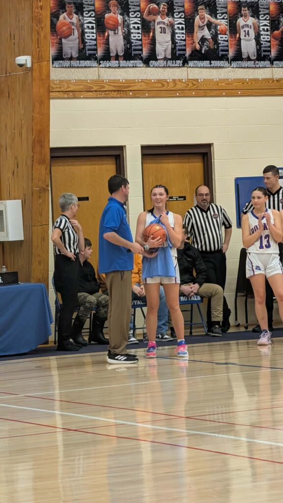 Mia Mills gets 1000 career point