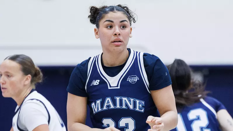Maine women’s basketball pulls away from UNH as Smith puts in 32 points