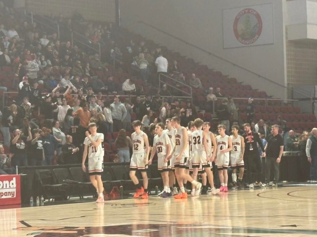 Big second quarter sparks Machias boys to Class D quarterfinal win