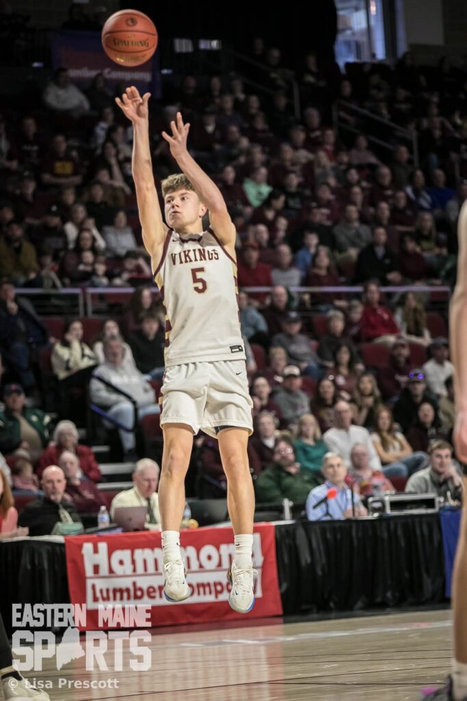 Owen Corrigan and Caribou boys pull away from WA to advance to the regional championship game