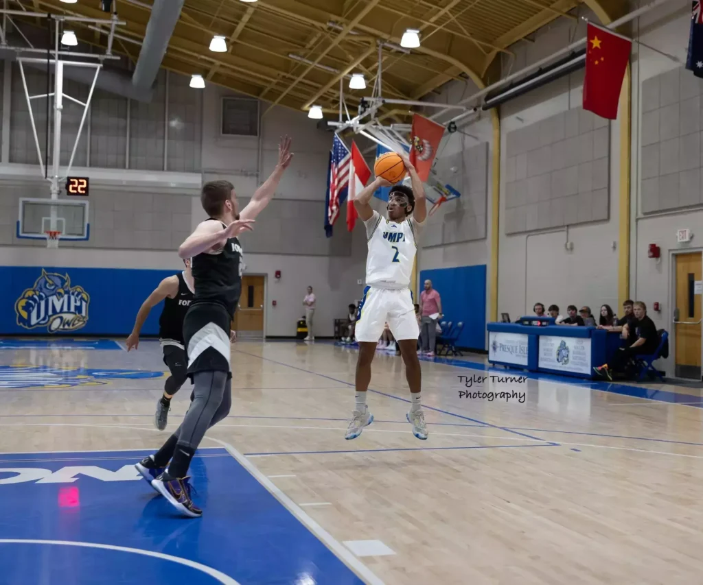 UMPI men’s basketball wins on the road at Husson in the NAC semifinals