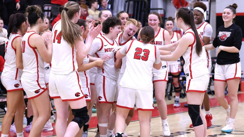 Miami-Hamilton, CMCC advance to the USCAA Division II Women’s Basketball National Championship game