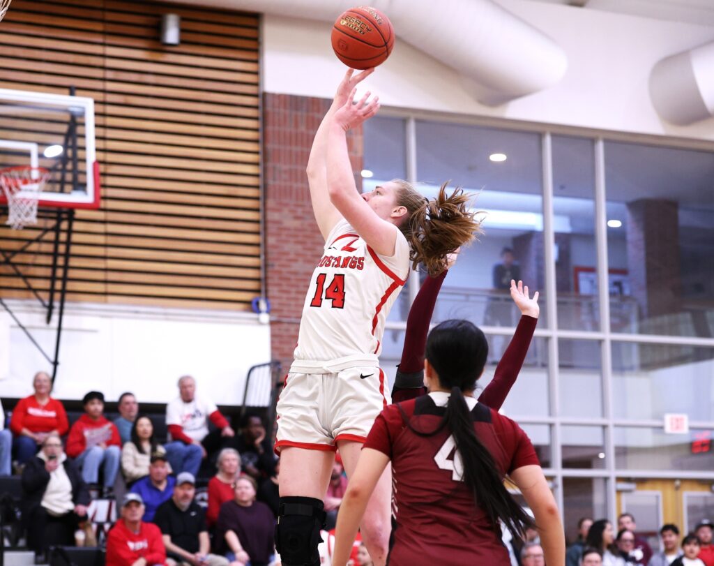 Mustangs, Moose advance to the semifinals of the USCAA Division II Women’s Basketball Tournament