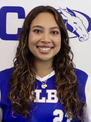 Colby splits NESCAC softball doubleheader with Trinity